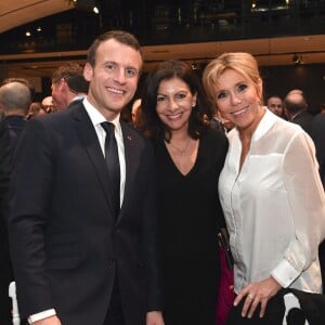 Emmanuel Macron, Anne Hidalgo et Brigitte Macron - 33ème dîner du Crif (Conseil Representatif des Institutions juives de France) au Carrousel du Louvre à Paris, France, le 7 mars 2018. © Erez Lichtfeld / Bestimage