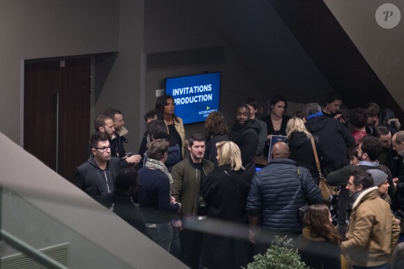 Exclusif - Karine Le Marchand arrive à L'AccorHotels Arena pour assister au concert de NTM à Paris le 9 mars 2018.
