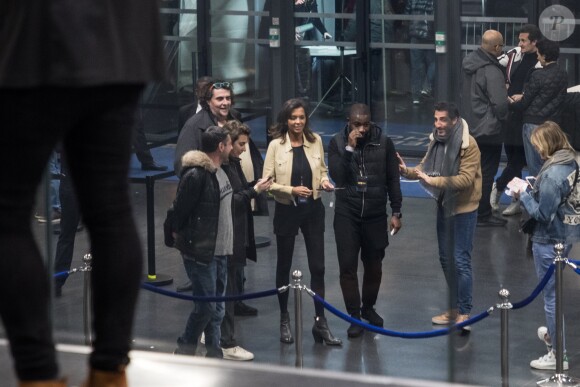 Exclusif - Karine Le Marchand arrive à L'AccorHotels Arena pour assister au concert de NTM à Paris le 9 mars 2018.