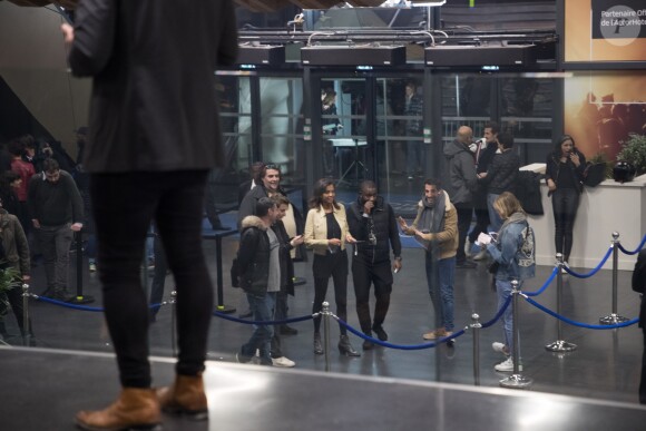 Exclusif - Karine Le Marchand arrive à L'AccorHotels Arena pour assister au concert de NTM à Paris le 9 mars 2018.