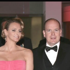 Le prince Albert II de Monaco et la princesse Charlene (alors Charlene Wittstock) le 16 mai 2010 au Sporting lors de la soirée de gala clôturant le week-end du Grand Prix de F1 de Monaco.