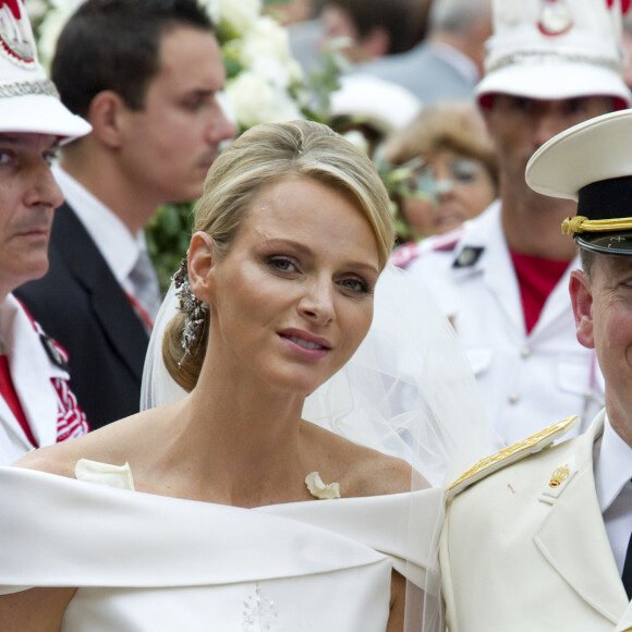 La princesse Charlene et le prince Albert II de Monaco lors de leur mariage religieux le 2 juillet 2011.