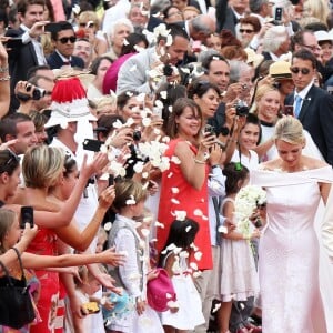 La princesse Charlene et le prince Albert II de Monaco lors de leur mariage religieux le 2 juillet 2011.