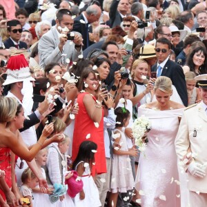 La princesse Charlene et le prince Albert II de Monaco lors de leur mariage religieux le 2 juillet 2011.