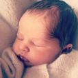 La princesse Madeleine de Suède a profité le 16 mars 2018 de la première semaine depuis la naissance de sa fille la princesse Adrienne pour partager de nouvelles images de bébé, sur son compte Instagram.