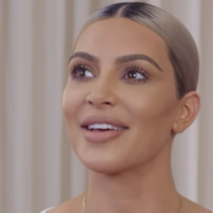 Kim Kardashian en interview pour l'édition américaine du magazine Elle, le 15 mars 2018