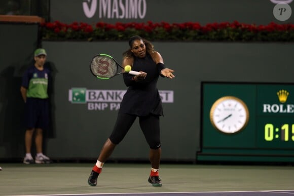 Serena Williams a été battue, 6-3, 6-4, par sa soeur Venus au 3e tour du tournoi BNP Paribas Open d'Indian Wells, le 12 mars 2018.