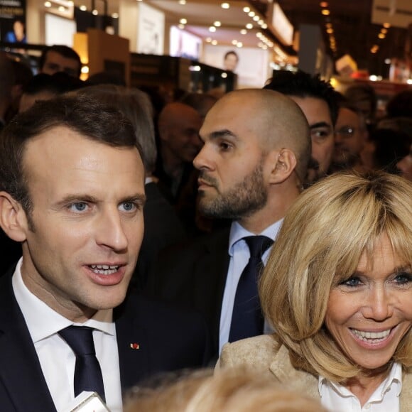 Le président de la République française Emmanuel Macron, sa femme Brigitte Macron et la ministre de la Culture Françoise Nyssen inaugurent la 38ème édition du salon Livre au parc des expositions à Paris, le 15 mars 2018. © Cédric Perrin/Bestimage