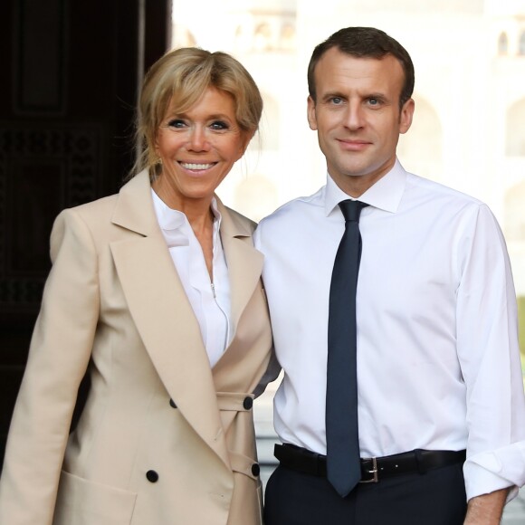 Le président Emmanuel Macron et sa femme Brigitte lors d'une visite privée du Taj Mahal à Agra, Inde le 11 mars 2018. © Dominique Jacovides / Bestimage