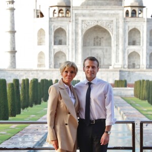 Le président Emmanuel Macron et sa femme Brigitte lors d'une visite privée du Taj Mahal à Agra, Inde le 11 mars 2018. © Dominique Jacovides / Bestimage