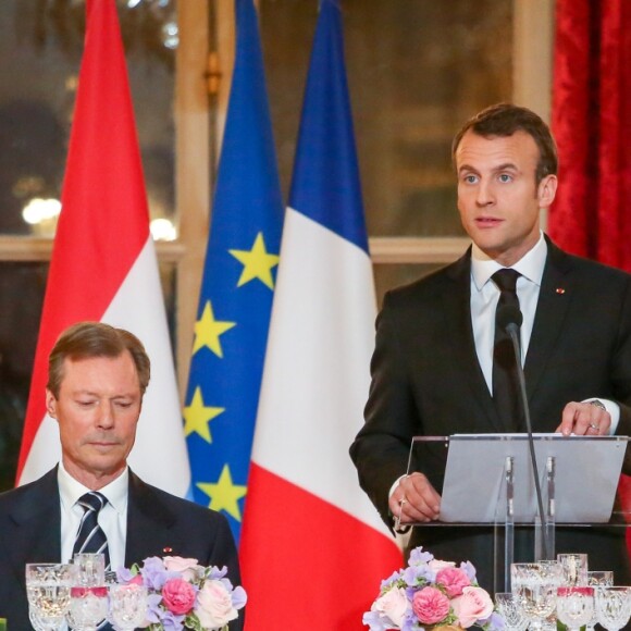 Le président de la République Emmanuel Macron, son épouse Brigitte, le grand-duc Henri de Luxembourg et la grande-duchesse Maria Teresa de Luxembourg - Le grand-duc et la grande-duchesse de Luxembourg assistent au dîner d'Etat organisé au Palais de l'Elysée par le président de la République et la première dame à l'occasion d'une visite d'Etat en France à Paris, le 19 mars 2018. © Hamilton/Pool/Bestimage