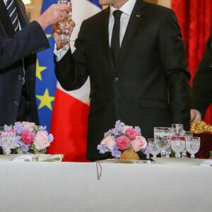 Le président de la République Emmanuel Macron, son épouse Brigitte, le grand-duc Henri de Luxembourg et la grande-duchesse Maria Teresa de Luxembourg - Le grand-duc et la grande-duchesse de Luxembourg assistent au dîner d'Etat organisé au Palais de l'Elysée par le président de la République et la première dame à l'occasion d'une visite d'Etat en France à Paris, le 19 mars 2018. © Hamilton/Pool/Bestimage