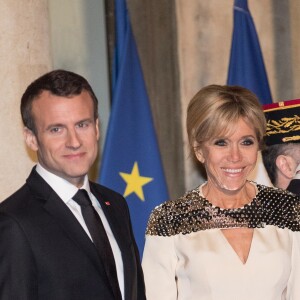 Le président de la République Emmanuel Macron et son épouse Brigitte - Le grand-duc et la grande-duchesse de Luxembourg assistent au dîner d'Etat organisé au Palais de l'Elysée par le président de la République et la première dame à l'occasion d'une visite d'Etat en France à Paris, le 19 mars 2018. © Jacovides-Moreau/Bestimage