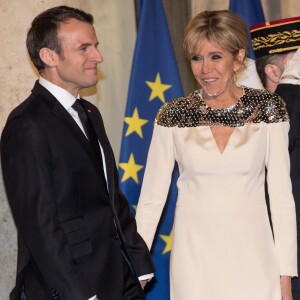 Le président de la République Emmanuel Macron et son épouse Brigitte - Le grand-duc et la grande-duchesse de Luxembourg assistent au dîner d'Etat organisé au Palais de l'Elysée par le président de la République et la première dame à l'occasion d'une visite d'Etat en France à Paris, le 19 mars 2018. © Jacovides-Moreau/Bestimage