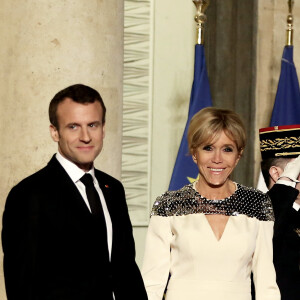 Le président de la République Emmanuel Macron et son épouse Brigitte - Le grand-duc et la grande-duchesse de Luxembourg assistent au dîner d'Etat organisé au Palais de l'Elysée par le président de la République et la première dame à l'occasion d'une visite d'Etat en France à Paris, le 19 mars 2018. © Jacovides-Moreau/Bestimage