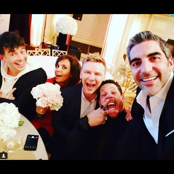Karine Le Marchand pose partage un selfie avec Stéphane Plaza, Jeanfi Janssens  JoeyStarre et Ary Abittan - Soirée de Gala de bienfaisance de La Fondation pour la Recherche en Physiologie à l'hôtel George V à Paris le 19 mars 2018.