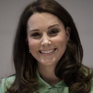 La duchesse Catherine de Cambridge, enceinte, à la Société royale de médecine à Londres le 21 mars 2018 pour un symposium qu'elle a organisé avec la Fondation royale sur l'intervention précoce pour la santé mentale des enfants.