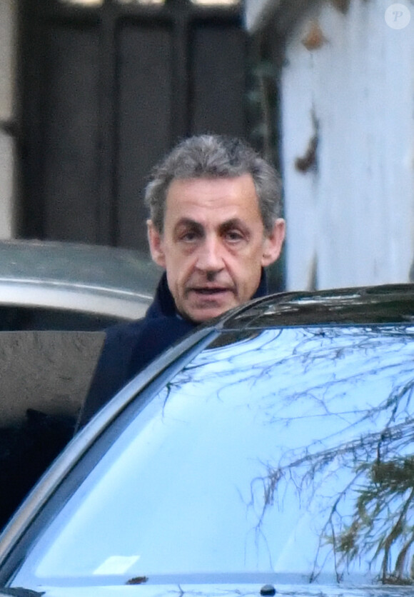 Semi-exclusif - L'avocat de Nicolas Sarkozy, Maître Thierry Herzog est venu le chercher ce matin à son domicile de Neuilly-sur-Seine pour l'emmener dans les locaux de la police judiciaire à Nanterre ou sa garde à vue doit reprendre le 21 mars 2018.
