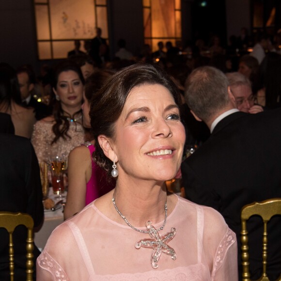 La princesse Caroline de Hanovre à table lors du 64e Bal de la Rose sur le thème de Manhattan dans la Salle des Etoiles au Sporting Monte-Carlo à Monaco le 24 mars 2018. © Pierre Villard / Palais Princier / SBM via Bestimage