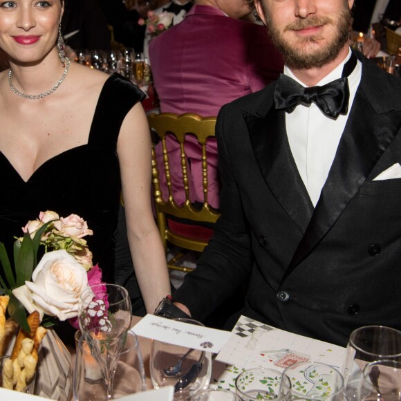 Pierre Casiraghi et sa femme Beatrice Borromeo à table lors du 64e Bal de la Rose sur le thème de Manhattan dans la Salle des Etoiles au Sporting Monte-Carlo à Monaco le 24 mars 2018. © Pierre Villard / Palais Princier / SBM via Bestimage