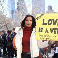 Padma Lakshmi - Les célébrités et des centaines de milliers de manifestants protestent contre les armes à feu (March For Our Lives) à New York, le 24 mars 2018 © Sonia Moskowitz/Globe Photos via Zuma/Bestimage