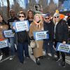 Billie Jean King, Caroline Mulroney, Michael J. Fox et sa femme Tracy Pollan - Les célébrités et des centaines de milliers de manifestants protestent contre les armes à feu (March For Our Lives) à New York, le 24 mars 2018