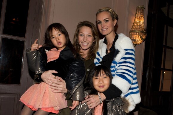 Exclusif - Laura Smet, Laeticia Hallyday et ses filles Jade et Joy - Aftershow apres le concert caritatif de Johnny Hallyday pour l'association de sa femme "La Bonne Etoile", qui vient en aide aux enfants du Vietnam, au Trianon a Paris, le 15 decembre 2013.