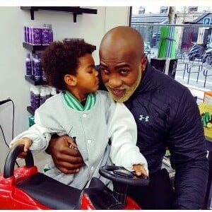 Teddy Riner chez le coiffeur avec son fils Eden, 2 ans et demi. Photo publiée sur Instagram le 14 mars 2017.