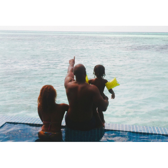 Teddy Riner en vacances avec sa compagne Luthna et leur fils Eden. 