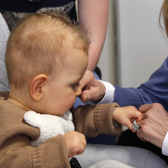 La Première Dame Brigitte Macron (Trogneux) - Le couple présidentiel effectuent un déplacement dans un service hospitalier spécialisé dans la détection précoce des enfants autistes à Rouen, France, le 5 avril 2018. © Christophe Ena/Pool/Bestimage