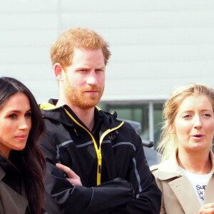 Le prince Harry et Meghan Markle ont rendu visite aux athlètes britanniques préparant les 4e Invictus Games (du 20 au 27 octobre 2018 à Sydney en Australie) sur le campus de l'Université de Bath le 6 avril 2018.