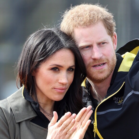 Le prince Harry et Meghan Markle ont rendu visite aux athlètes britanniques préparant les 4e Invictus Games (du 20 au 27 octobre 2018 à Sydney en Australie) sur le campus de l'Université de Bath le 6 avril 2018.