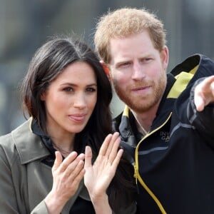 Le prince Harry et Meghan Markle ont rendu visite aux athlètes britanniques préparant les 4e Invictus Games (du 20 au 27 octobre 2018 à Sydney en Australie) sur le campus de l'Université de Bath le 6 avril 2018.