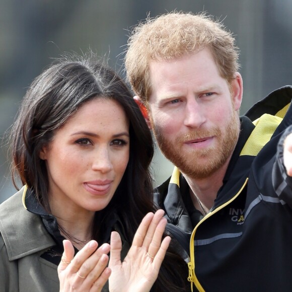 Le prince Harry et Meghan Markle ont rendu visite aux athlètes britanniques préparant les 4e Invictus Games (du 20 au 27 octobre 2018 à Sydney en Australie) sur le campus de l'Université de Bath le 6 avril 2018.