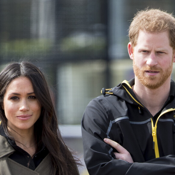 Le prince Harry et Meghan Markle ont rendu visite aux athlètes britanniques préparant les 4e Invictus Games (du 20 au 27 octobre 2018 à Sydney en Australie) sur le campus de l'Université de Bath le 6 avril 2018.