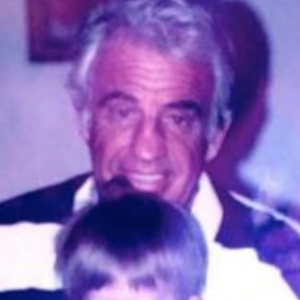 Alessandro souhaite un joyeux anniversaire à son grand-père Jean-Paul Belmondo avec cette photo d'archive. Le 10 avril 2018.