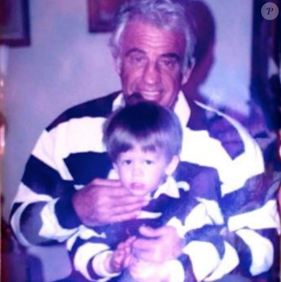 Alessandro souhaite un joyeux anniversaire à son grand-père Jean-Paul Belmondo avec cette photo d'archive. Le 10 avril 2018.
