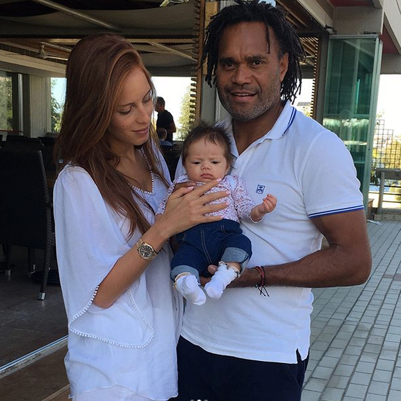 Jackie Chamoun, son époux Christian Karembeu et leur fille. Octobre 2017.