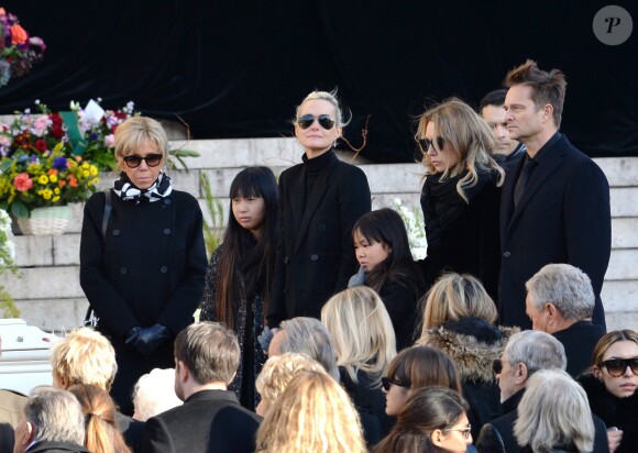 Brigitte Macron, Laeticia Hallyday et ses filles Joy et Jade, Laura Smet, David Hallyday - Arrivées des personnalités en l'église de La Madeleine pour les obsèques de Johnny Hallyday à Paris le 8 decembre 2017. © Veeren/Bestimage