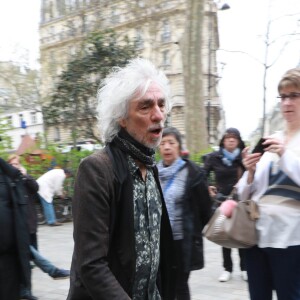 Louis Bertignac - Les personnalités rendent hommage à Jacques Higelin au Cirque d'Hiver à Paris le 12 avril 2018.