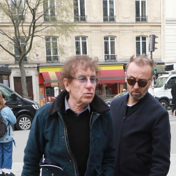 Alain Souchon et son fils Pierre - Les personnalités rendent hommage à Jacques Higelin au Cirque d'Hiver à Paris le 12 avril 2018.