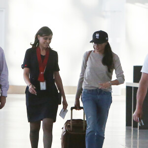 Exclusif - Meghan Markle à l'aéroport de Toronto au Canada le 25 juin 2017, prête à embarquer à bord d'un vol pour Londres.