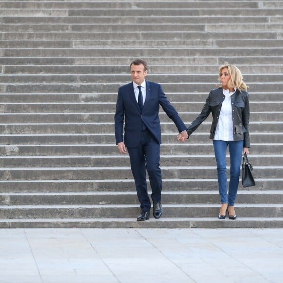 Le président de la République Emmanuel Macron et sa femme la première dame Brigitte Macron arrivent au palais de Chaillot, à Paris, France, le 15 avril 2018. Le président de la République est l'invité de BFMTV, RMC et Mediapart pour une grande interview en direct par les journalistes Jean-Jacques Bourdin, pour BFMTV et RMC, et Edwy Plenel, directeur de Mediapart. © Dominique Jacovides/Bestimage