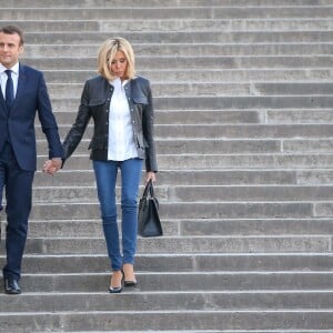 Le président de la République Emmanuel Macron et sa femme la première dame Brigitte Macron arrivent au palais de Chaillot, à Paris, France, le 15 avril 2018. Le président de la République est l'invité de BFMTV, RMC et Mediapart pour une grande interview en direct par les journalistes Jean-Jacques Bourdin, pour BFMTV et RMC, et Edwy Plenel, directeur de Mediapart. © Dominique Jacovides/Bestimage