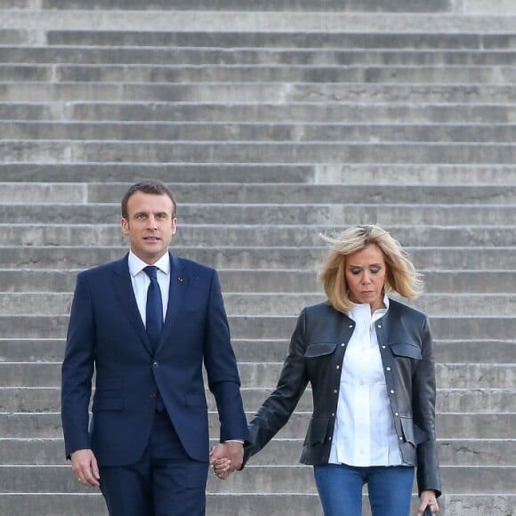 Le président de la République Emmanuel Macron et sa femme la première dame Brigitte Macron arrivent au palais de Chaillot, à Paris, France, le 15 avril 2018. Le président de la République est l'invité de BFMTV, RMC et Mediapart pour une grande interview en direct par les journalistes Jean-Jacques Bourdin, pour BFMTV et RMC, et Edwy Plenel, directeur de Mediapart. © Dominique Jacovides/Bestimage