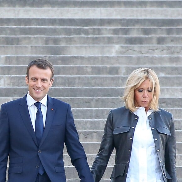 Le président de la République Emmanuel Macron et sa femme la première dame Brigitte Macron arrivent au palais de Chaillot, à Paris, France, le 15 avril 2018. Le président de la République est l'invité de BFMTV, RMC et Mediapart pour une grande interview en direct par les journalistes Jean-Jacques Bourdin, pour BFMTV et RMC, et Edwy Plenel, directeur de Mediapart. © Dominique Jacovides/Bestimage