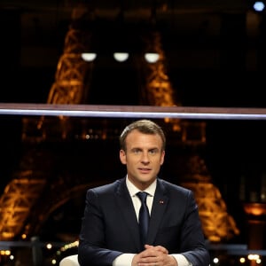 Le président de la République Emmanuel Macron lors de son interview en direct par les journalistes Jean-Jacques Bourdin, pour BFMTV et RMC, et Edwy Plenel, directeur de Mediapart au palais Chaillot, à Paris, France, le 15 avril 2018. © Dominique Jacovides/Bestimage