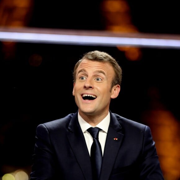 Le président de la République Emmanuel Macron lors de son interview en direct par les journalistes Jean-Jacques Bourdin, pour BFMTV et RMC, et Edwy Plenel, directeur de Mediapart au palais Chaillot, à Paris, France, le 15 avril 2018. © Dominique Jacovides/Bestimage