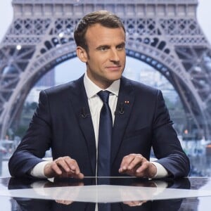 Le président de la République Emmanuel Macron lors de son interview en direct par les journalistes Jean-Jacques Bourdin, pour BFMTV et RMC, et Edwy Plenel, directeur de Mediapart au palais Chaillot, à Paris, France, le 15 avril 2018. © Eliot Blondet/Pool/Bestimage