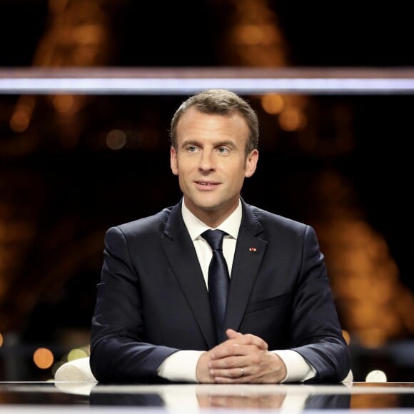 Le président de la République Emmanuel Macron lors de son interview en direct par les journalistes Jean-Jacques Bourdin, pour BFMTV et RMC, et Edwy Plenel, directeur de Mediapart au palais Chaillot, à Paris, France, le 15 avril 2018. © Dominique Jacovides/Bestimage